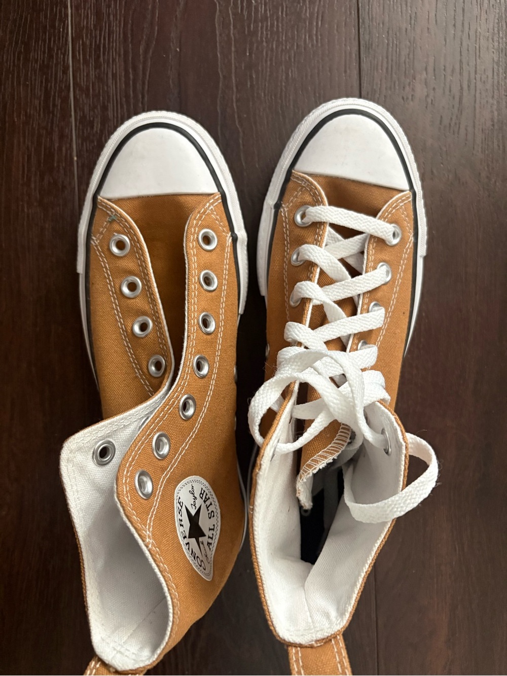 Unisex Converse Chuck Taylor All Stars High-Top Sneakers in Tan. W 7.5 Men 5.5